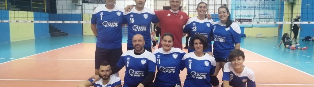 Leone di Porto Cassinovolley festeggia la vittoria per 3-1 sul Sant'Elia